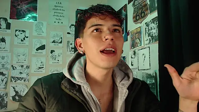 Snapshot of Mickey_Magic chatting on 03-19-25, 04:47 Mickey Magic online show from 03-19-25, 04:47