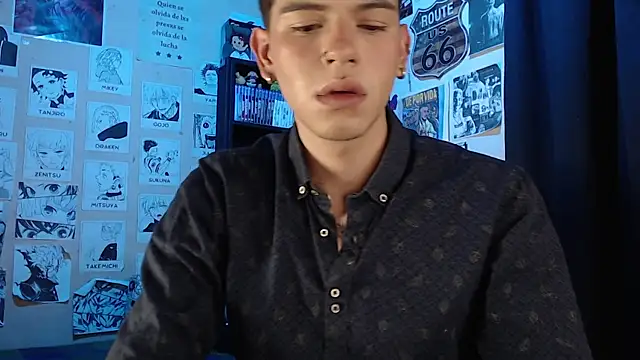 Snapshot of Mickey_Magic chatting on 03-22-25, 04:45 Mickey Magic online show from 03-22-25, 04:45