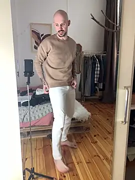 Snapshot of AssHunter4k chatting on 02-21-25, 12:28 AssHunter4k online show from 02-21-25, 12:28