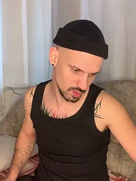 Snapshot of AssHunter4k chatting on 02-24-25, 10:15 AssHunter4k online show from 02-24-25, 10:15