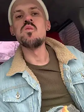 Snapshot of AssHunter4k chatting on 03-01-25, 06:13 AssHunter4k online show from 03-01-25, 06:13