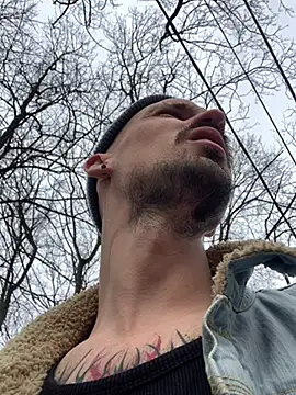 Snapshot of AssHunter4k chatting on 03-05-25, 12:44 AssHunter4k online show from 03-05-25, 12:44