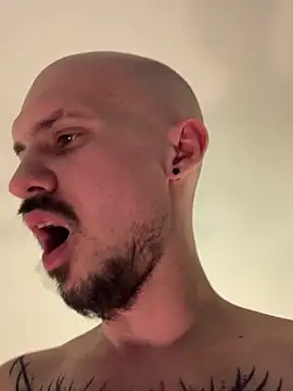 Snapshot of AssHunter4k chatting on 03-06-25, 04:17 AssHunter4k online show from 03-06-25, 04:17