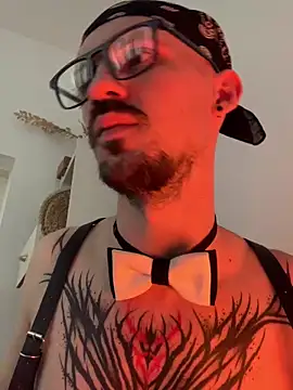 Snapshot of AssHunter4k chatting on 03-07-25, 09:29 AssHunter4k online show from 03-07-25, 09:29