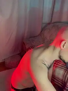 Snapshot of AssHunter4k chatting on 03-12-25, 06:00 AssHunter4k online show from 03-12-25, 06:00