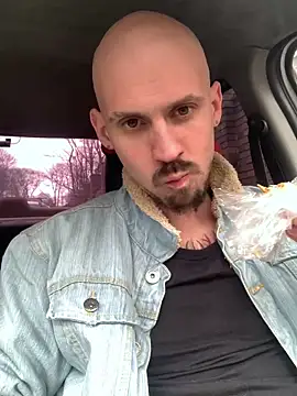 Snapshot of AssHunter4k chatting on 03-14-25, 12:29 AssHunter4k online show from 03-14-25, 12:29