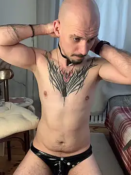 Snapshot of AssHunter4k chatting on 03-19-25, 11:39 AssHunter4k online show from 03-19-25, 11:39