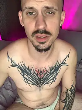 Snapshot of AssHunter4k chatting on 09-15-25, 06:08 AssHunter4k online show from 09-15-25, 06:08