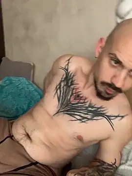 Snapshot of AssHunter4k chatting on 10-15-25, 06:24 AssHunter4k online show from 10-15-25, 06:24