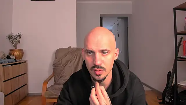 Snapshot of AssHunter4k chatting on 10-23-25, 09:19 AssHunter4k online show from 10-23-25, 09:19