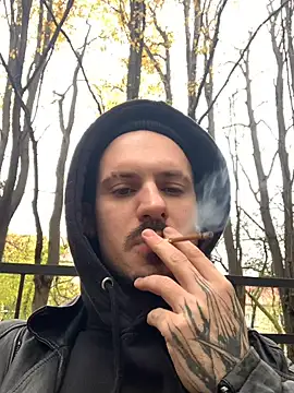 Snapshot of AssHunter4k chatting on 10-30-25, 08:27 AssHunter4k online show from 10-30-25, 08:27