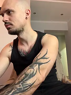 Snapshot of AssHunter4k chatting on 11-26-25, 08:48 AssHunter4k online show from 11-26-25, 08:48