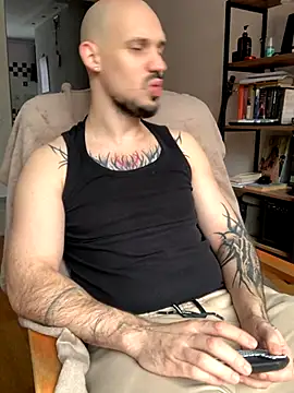 Snapshot of AssHunter4k chatting on 12-01-25, 08:41 AssHunter4k online show from 12-01-25, 08:41