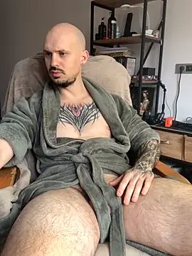 Snapshot of AssHunter4k chatting on 12-02-25, 08:41 AssHunter4k online show from 12-02-25, 08:41