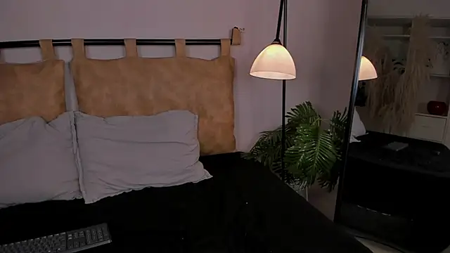 Snapshot of hannah_brady chatting on 09-23-25, 09:40 hannah brady online show from 09-23-25, 09:40