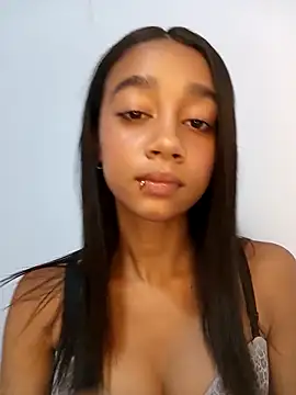 Snapshot of Zoe_Sweett18 chatting on 05-04-26, 06:37 Zoe Sweett18 online show from 05-04-26, 06:37