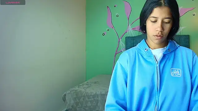 Snapshot of Connie_Bell chatting on 11-19-25, 02:50 Connie Bell online show from 11-19-25, 02:50