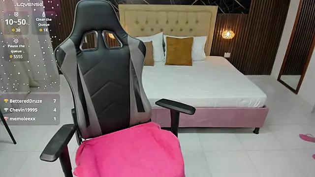 Snapshot of Lolly_18 chatting on 02-04-25, 03:26 Lolly 18 online show from 02-04-25, 03:26