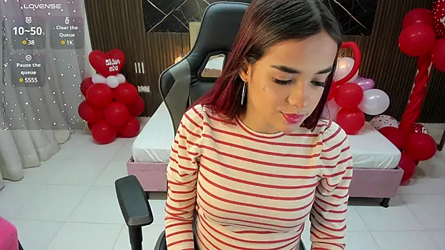 Snapshot of Lolly_18 chatting on 02-12-25, 12:01 Lolly 18 online show from 02-12-25, 12:01