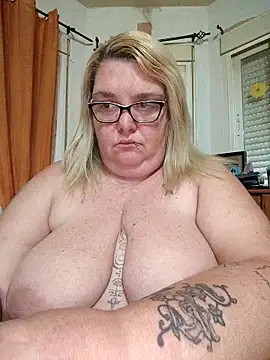 Snapshot of diosacurvy1984 chatting on 05-04-26, 07:37 diosacurvy1984 online show from 05-04-26, 07:37