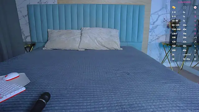 AmberShays online show from 10-17-25, 05:04