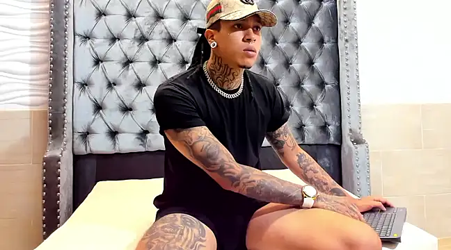 Kenaii 7777 online show from 01-18-25, 03:31