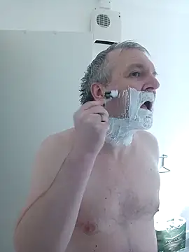 Snapshot of Paolo7619 chatting on 02-28-25, 02:42 Paolo7619 online show from 02-28-25, 02:42