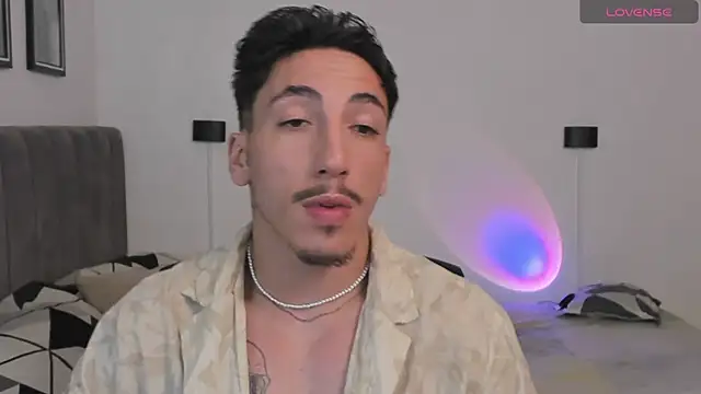 Snapshot of dylanspencer28 chatting on 02-17-25, 02:09 dylanspencer28 online show from 02-17-25, 02:09