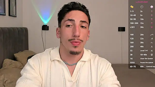 Snapshot of dylanspencer28 chatting on 02-20-25, 10:37 dylanspencer28 online show from 02-20-25, 10:37