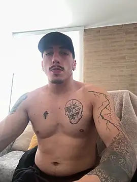 Snapshot of dylanspencer28 chatting on 09-17-25, 07:37 dylanspencer28 online show from 09-17-25, 07:37