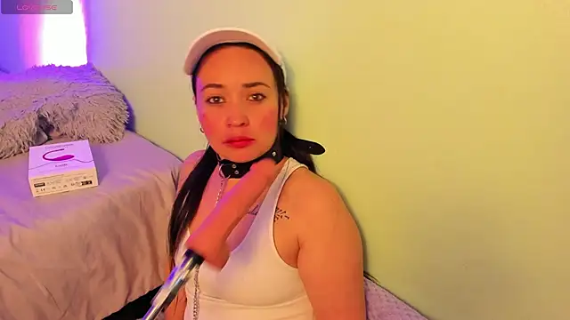 Snapshot of Rosie_jhons chatting on 02-13-25, 04:00 Rosie jhons online show from 02-13-25, 04:00