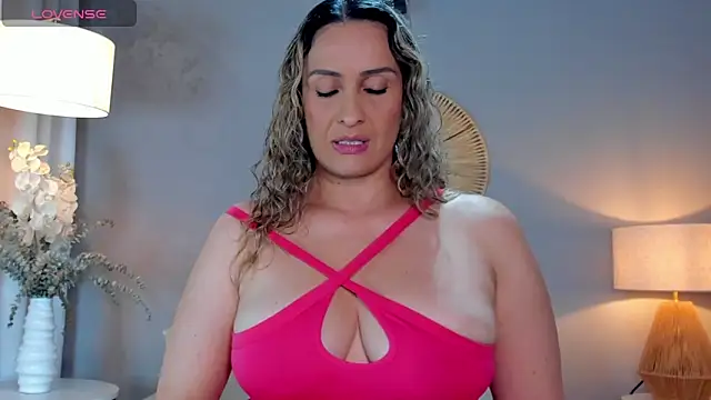 Snapshot of viviannehill_hot chatting on 02-27-25, 09:58 viviannehill hot online show from 02-27-25, 09:58