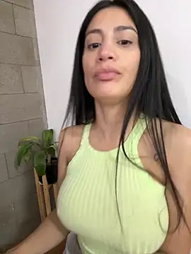 Snapshot of Putitatease chatting on 09-22-25, 02:19 Putitatease online show from 09-22-25, 02:19