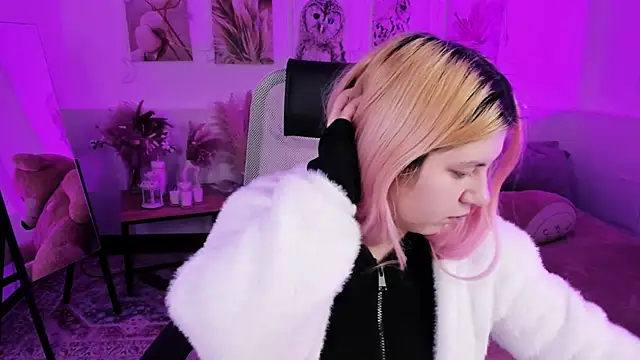 DiaAngell online show from 02-18-26, 07:21