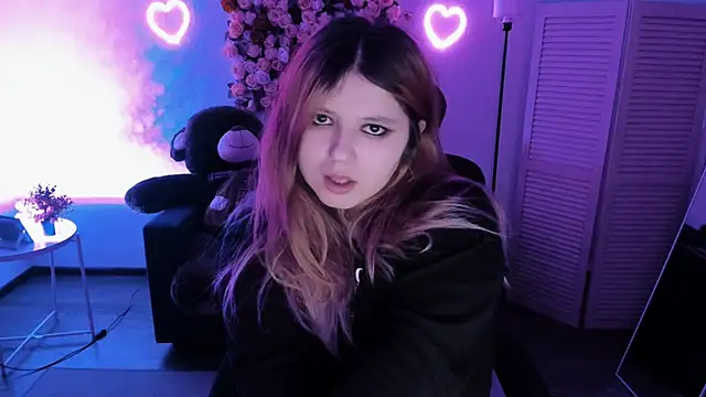 DiaAngell online show from 04-28-26, 04:34