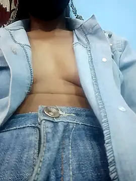 Snapshot of Leoni_G chatting on 01-31-25, 12:18 Leoni G online show from 01-31-25, 12:18