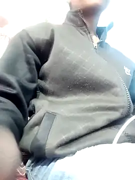 Snapshot of Leoni_G chatting on 02-08-25, 06:01 Leoni G online show from 02-08-25, 06:01