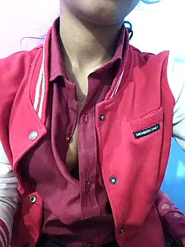 Snapshot of Leoni_G chatting on 02-22-25, 06:17 Leoni G online show from 02-22-25, 06:17