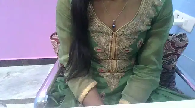 Snapshot of Leoni_G chatting on 03-07-25, 09:18 Leoni G online show from 03-07-25, 09:18