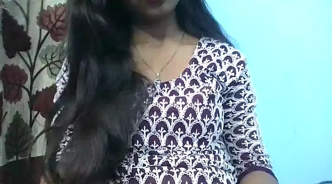 Snapshot of Leoni_G chatting on 03-17-25, 06:18 Leoni G online show from 03-17-25, 06:18