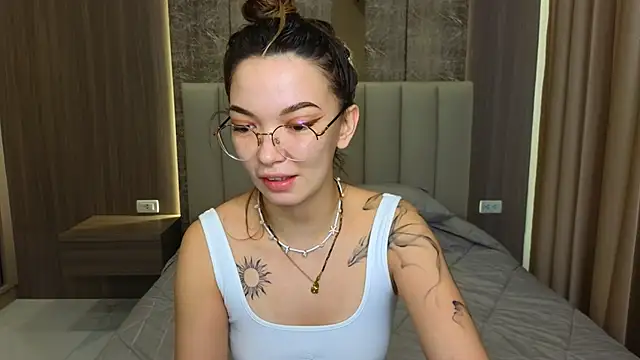 SusannJohnson online show from 11-28-25, 12:24