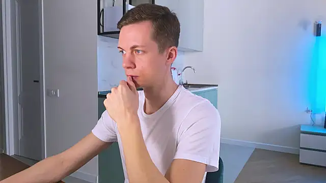 max shy online show from 03-10-25, 12:48