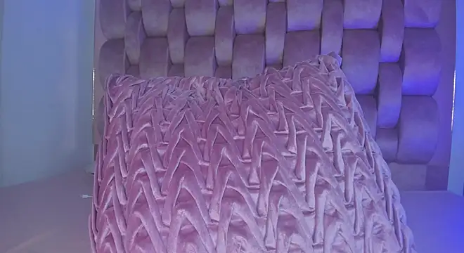 cutte hanna18 online show from 02-15-25, 05:39