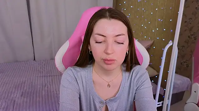 Snapshot of Ann_moon__ chatting on 02-01-25, 03:18 Ann moon   online show from 02-01-25, 03:18