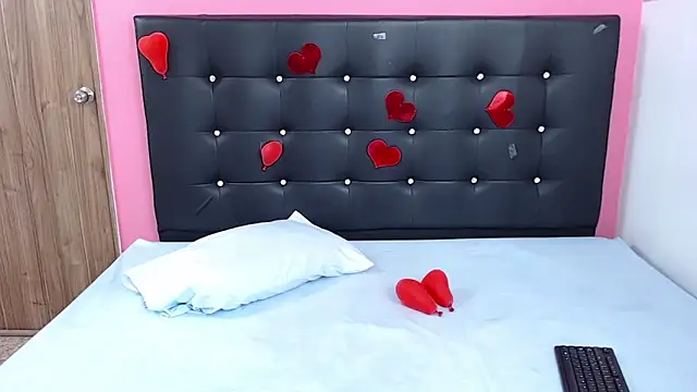 Snapshot of ninanaughty13 chatting on 03-05-25, 01:50 ninanaughty13 online show from 03-05-25, 01:50