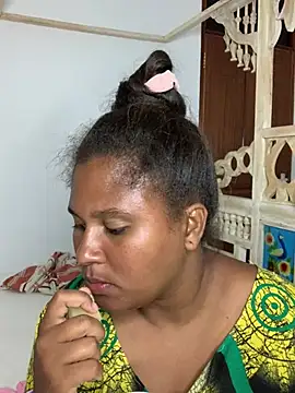 Snapshot of madell chatting on 02-05-25, 06:15 madell online show from 02-05-25, 06:15