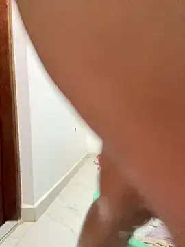 Snapshot of madell chatting on 02-11-25, 06:22 madell online show from 02-11-25, 06:22