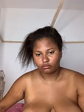 Snapshot of madell chatting on 02-26-25, 04:03 madell online show from 02-26-25, 04:03