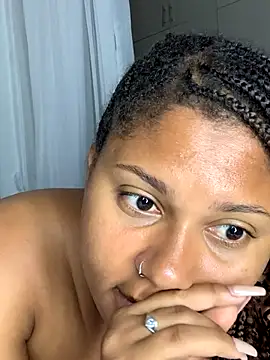 Snapshot of madell chatting on 09-30-25, 02:49 madell online show from 09-30-25, 02:49