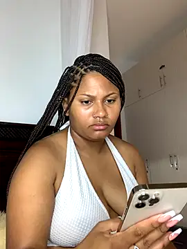 Snapshot of madell chatting on 11-06-25, 03:40 madell online show from 11-06-25, 03:40